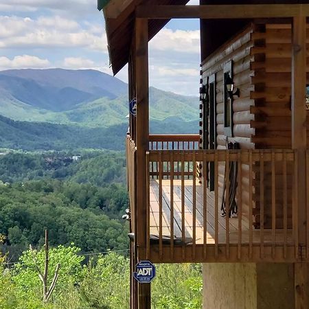 Yogi'S Den: Breathtaking Views! 3 Min To Dollywood, On 1 Acre! Villa Sevierville Exteriör bild
