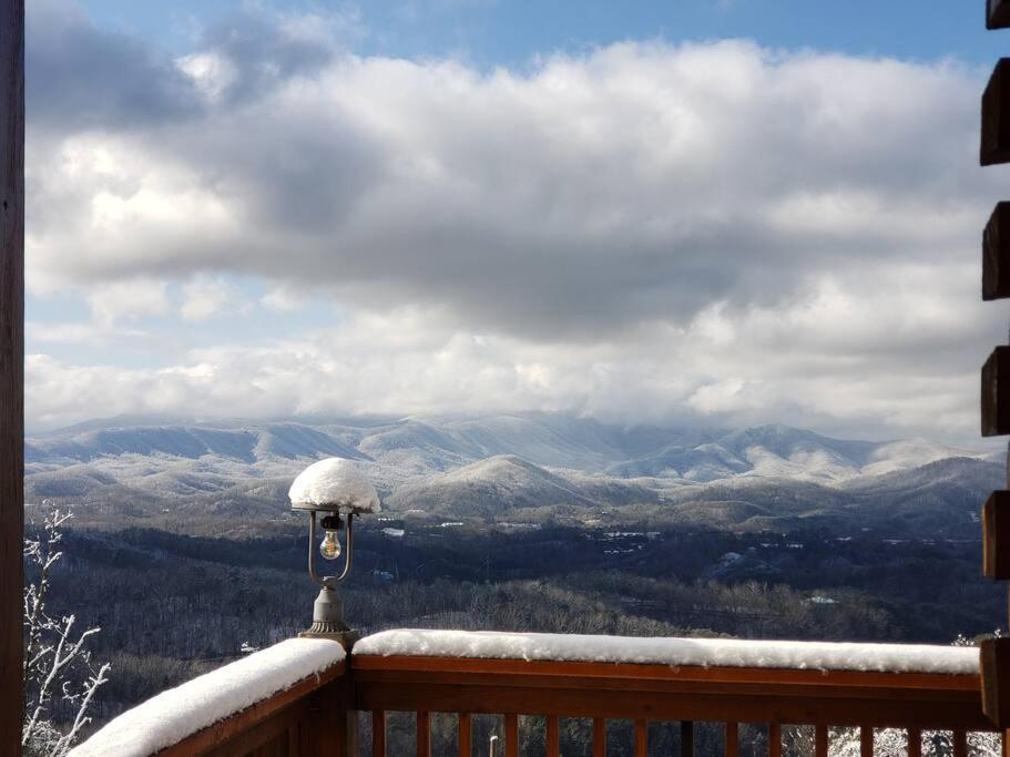 Yogi'S Den: Breathtaking Views! 3 Min To Dollywood, On 1 Acre! Villa Sevierville Exteriör bild