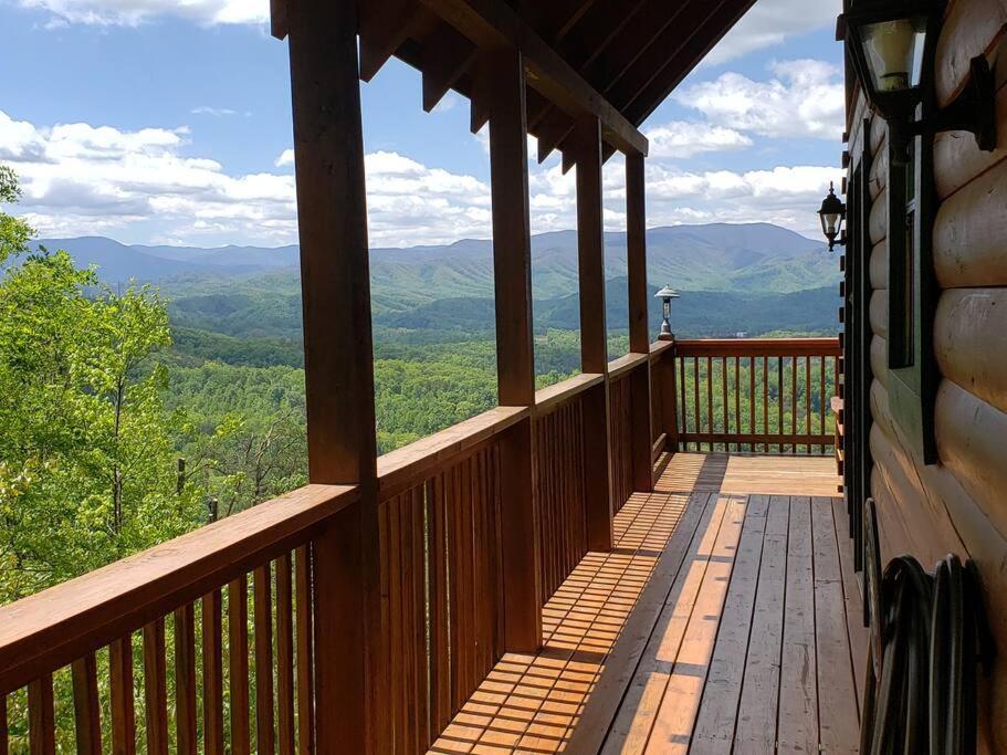 Yogi'S Den: Breathtaking Views! 3 Min To Dollywood, On 1 Acre! Villa Sevierville Exteriör bild