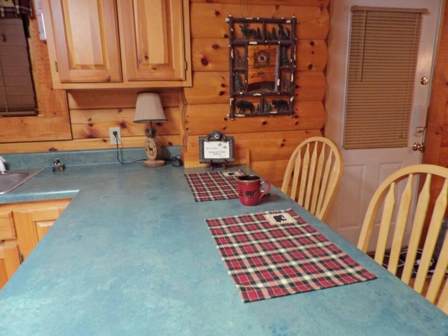Yogi'S Den: Breathtaking Views! 3 Min To Dollywood, On 1 Acre! Villa Sevierville Exteriör bild